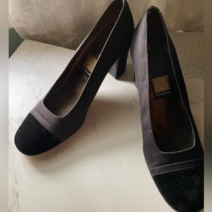 Vintage Nina Two-Toned Velvet Toed Heel